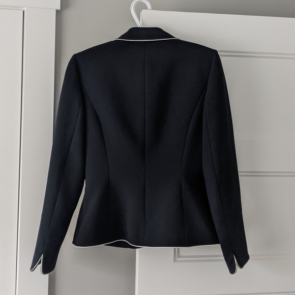 Tahari Arthur S. Levine Tailored Blazer - Picture 3 of 7